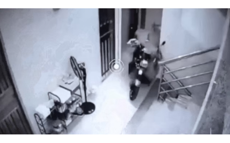我把&ldquo;嚴(yán)禁電動(dòng)車進(jìn)樓入戶、飛線充電&rdquo;的法律依據(jù)轉(zhuǎn)給您，請(qǐng)查收！