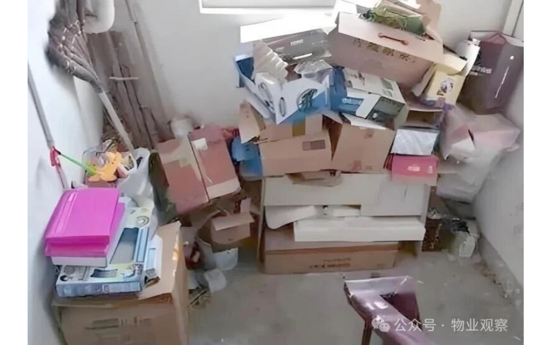 馬上2026年了，請及時清理樓道雜物！