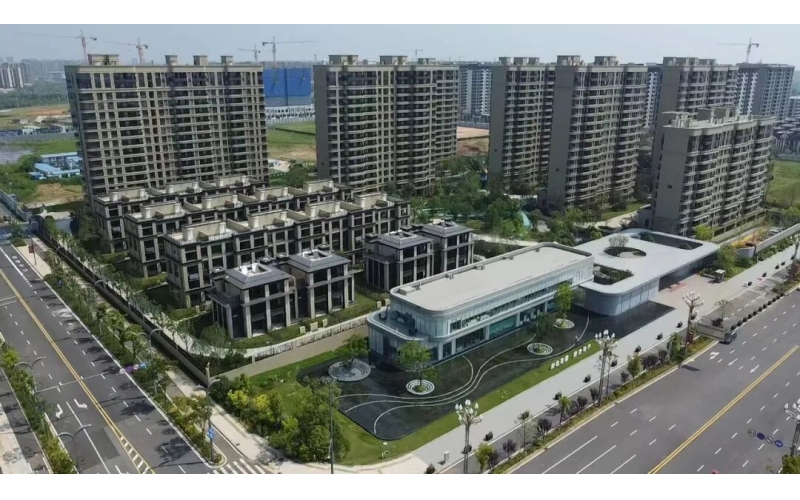 業主親友車輛在小區被刮花找物業，物業該如何回復？